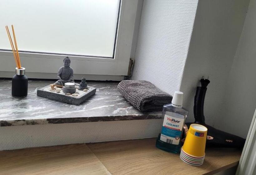 تختخواب و صبحانه Le Revella