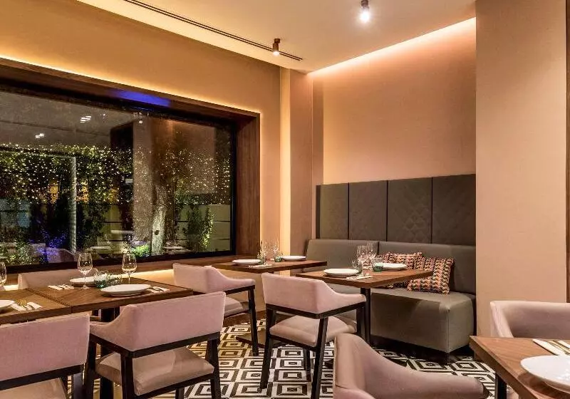 هتل Mercure Lugo Centro