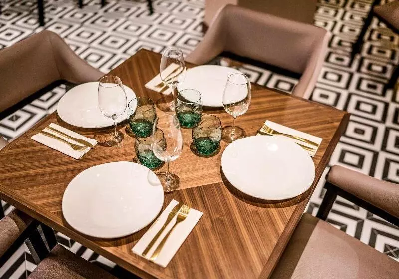 هتل Mercure Lugo Centro