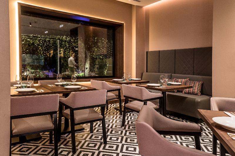 هتل Mercure Lugo Centro