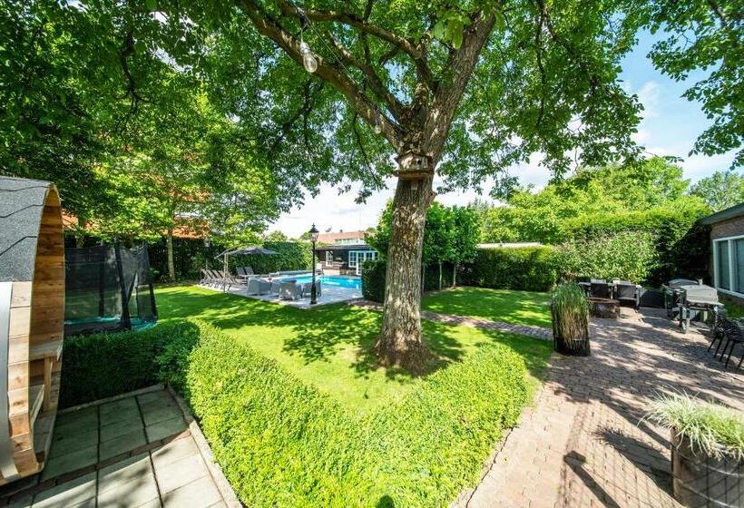 Hush Bed & Breakfast