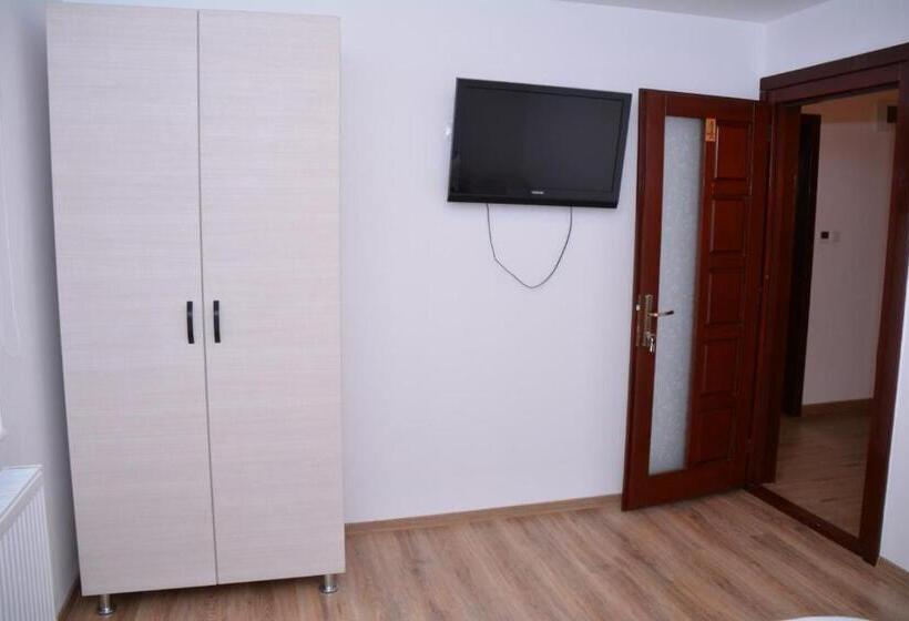 پانسیون La Miruna