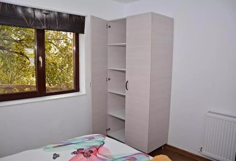 ペンション La Miruna