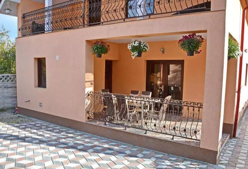 ペンション La Miruna