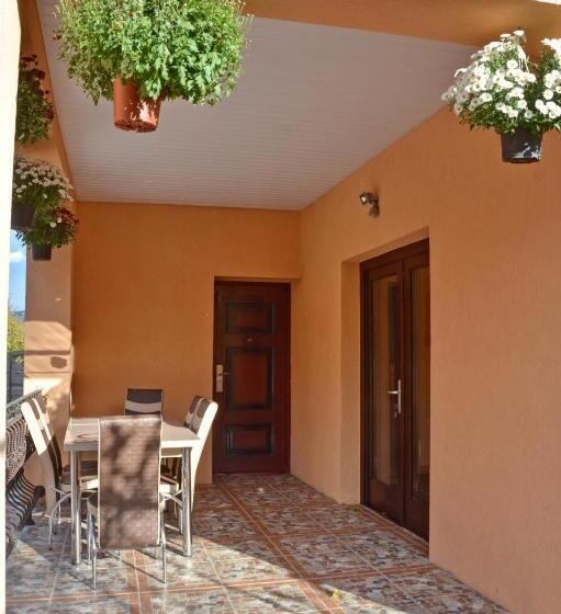 پانسیون La Miruna