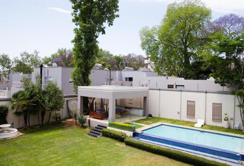 膳宿费 The Houghton Villa