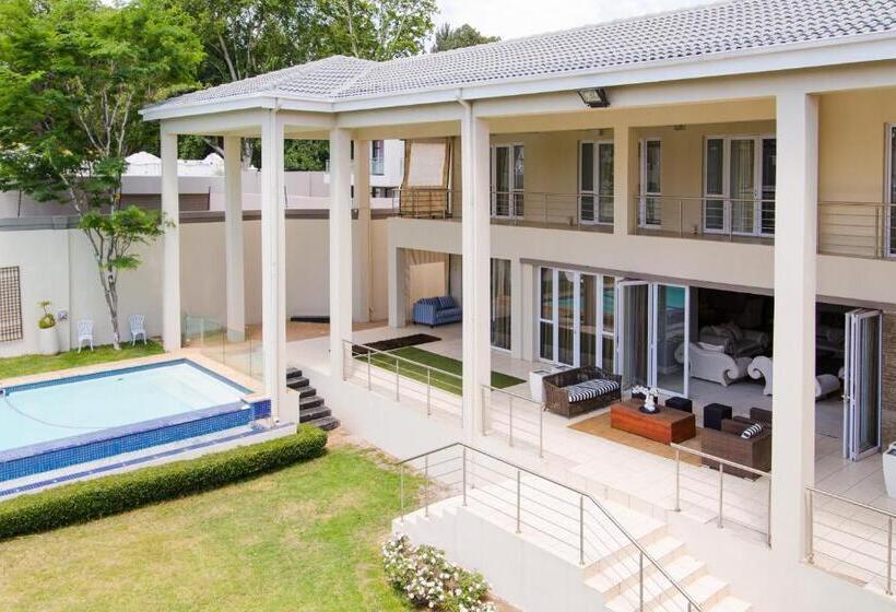 膳宿费 The Houghton Villa