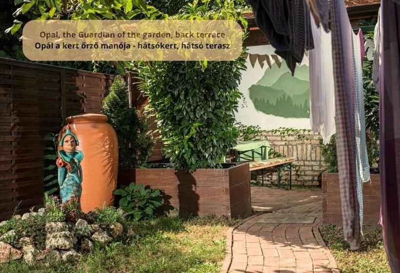 Пансион Tulip Home Guest House