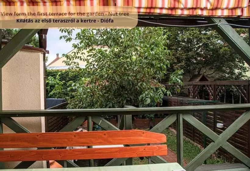 ペンション Tulip Home Guest House