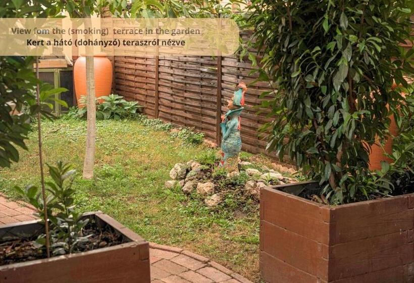 Пансион Tulip Home Guest House