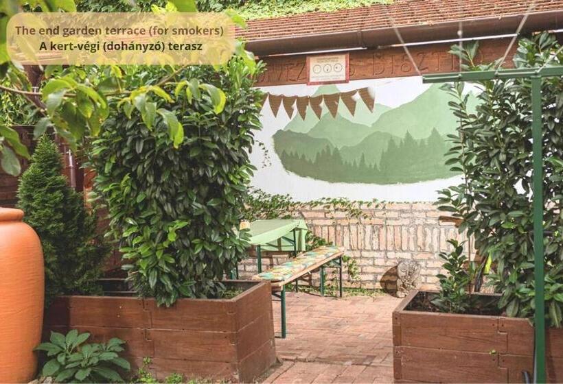 Пансион Tulip Home Guest House