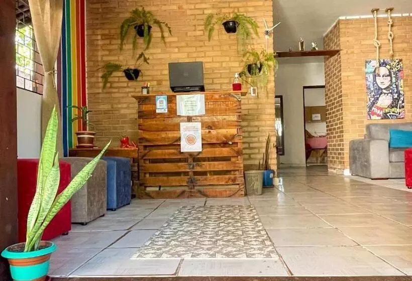 Retkeilymaja Pousada São Jorge Sinta Se Em Casa 1 Minuto A Pé Da Praia Localizada Na Principal Av Da Praia Café D