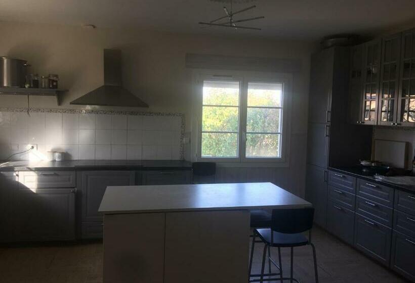 민박 Chambre Pratique Avec Wc Et Vasque Attenant Du Rucher Naturaile