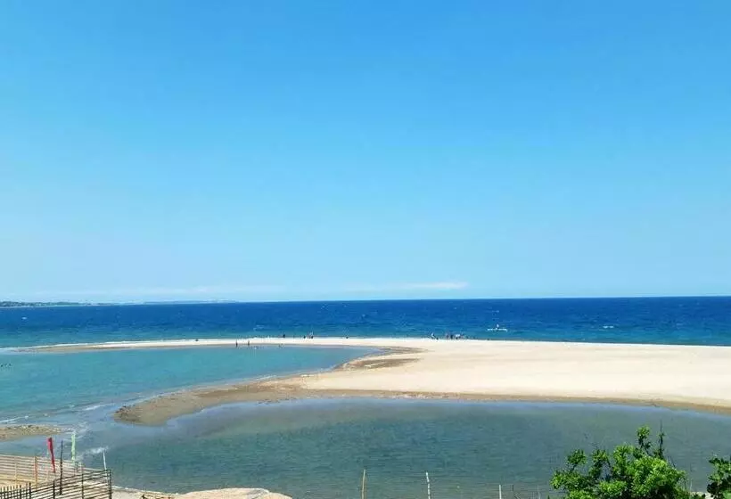 تختخواب و صبحانه Cristina Beachfront Cottages