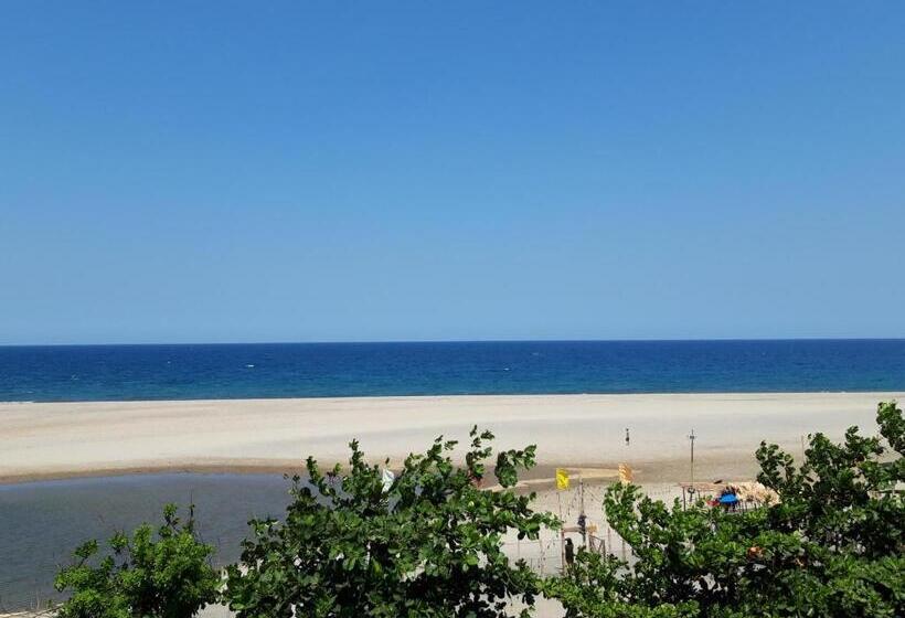 צימר Cristina Beachfront Cottages