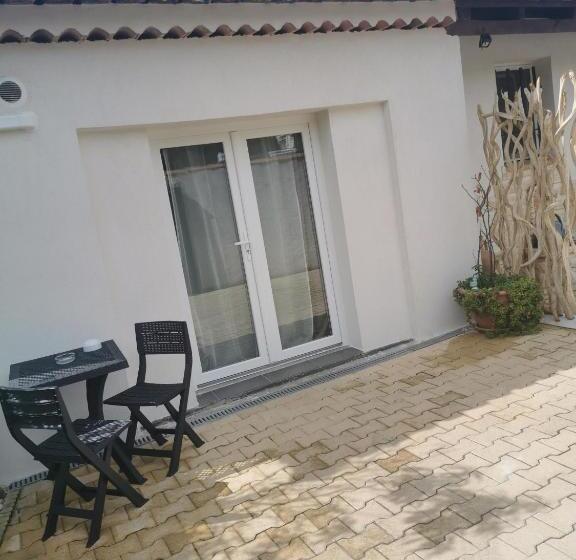 تختخواب و صبحانه Jacuhomespa13