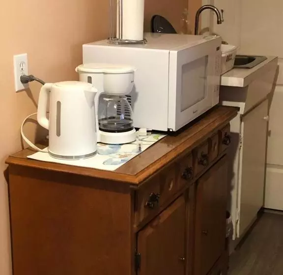 ペンション Shady Willow Guest House   For Tourists & Travellers Only, No Locals, Private Small Compact Rooms Wi