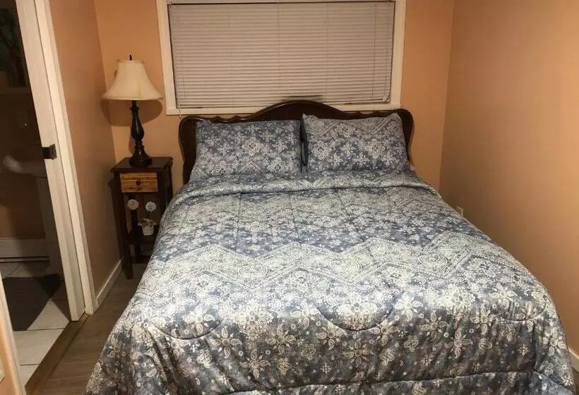 ペンション Shady Willow Guest House   For Tourists & Travellers Only, No Locals, Private Small Compact Rooms Wi