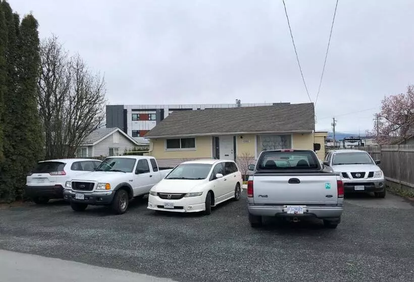 ペンション Shady Willow Guest House   For Tourists & Travellers Only, No Locals, Private Small Compact Rooms Wi