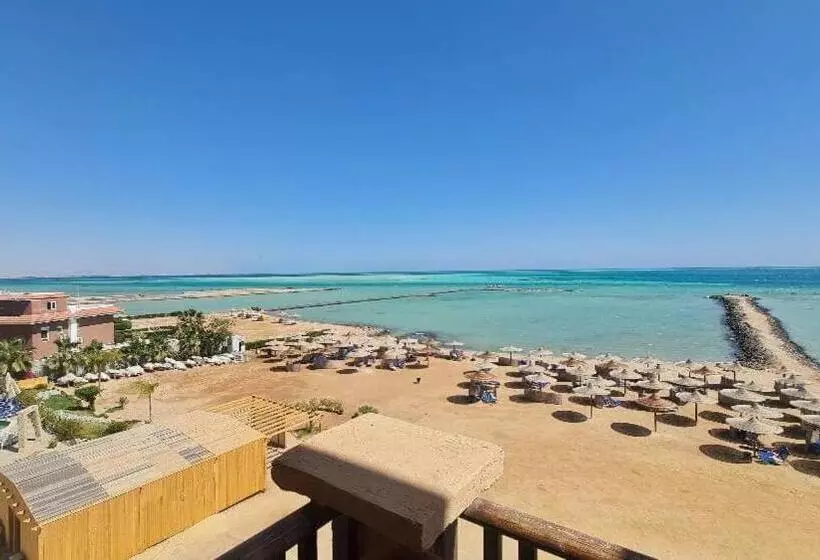 Seafront Apartment G311