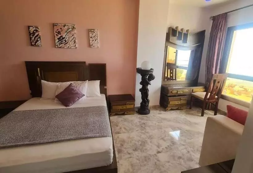 Seafront Apartment G311