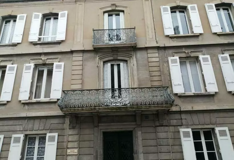 ベッドアンドブレックファースト Maison Alba La Source