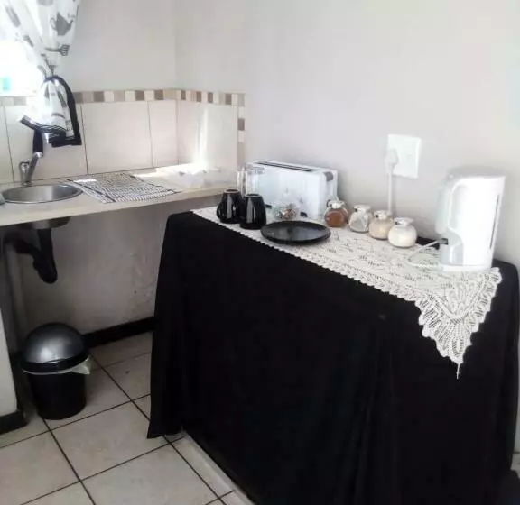 Motelli The Eden Lodge Boksburg