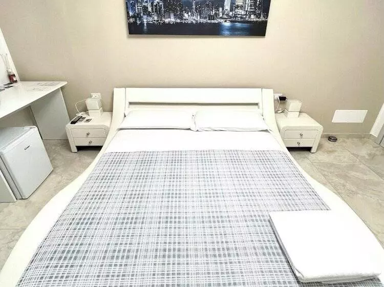 پانسیون Circeo Boutique Rooms