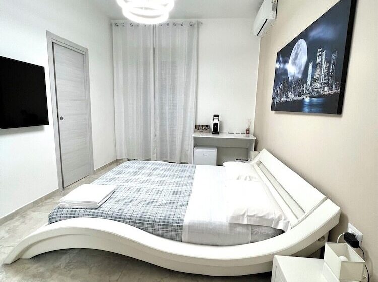 פנסיון Circeo Boutique Rooms