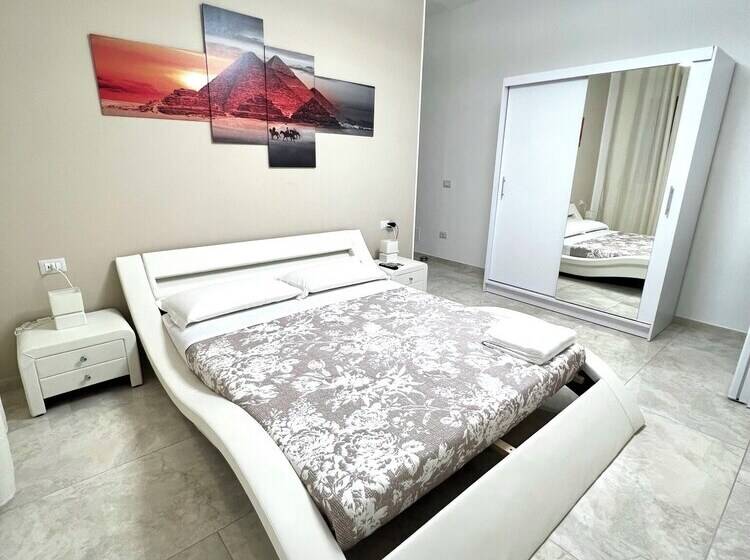 פנסיון Circeo Boutique Rooms