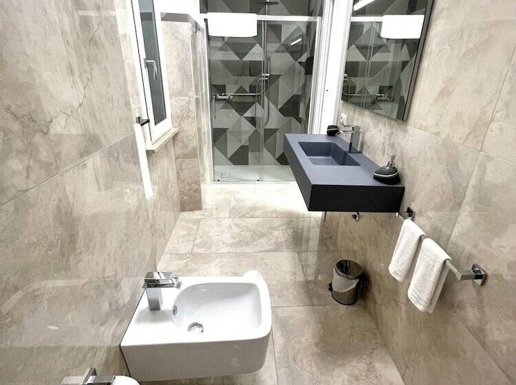 פנסיון Circeo Boutique Rooms