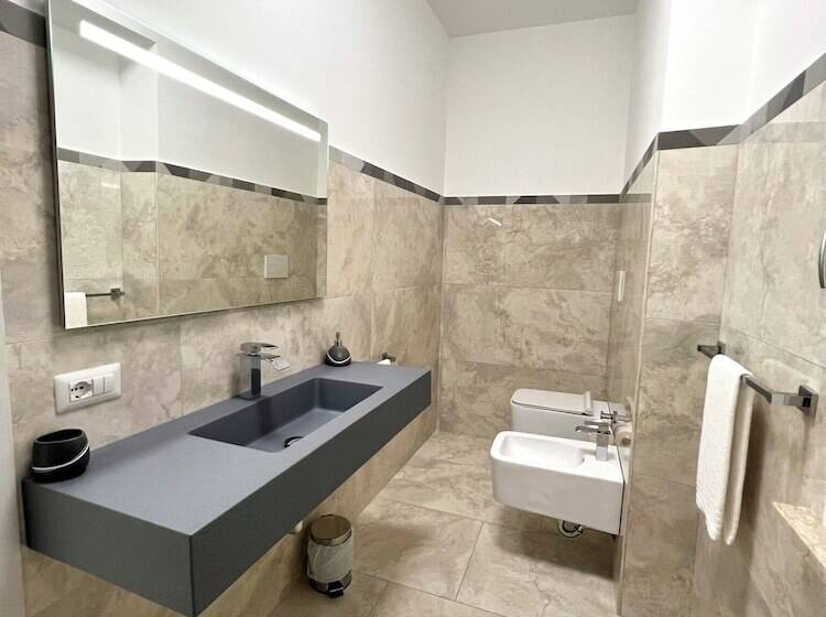 פנסיון Circeo Boutique Rooms