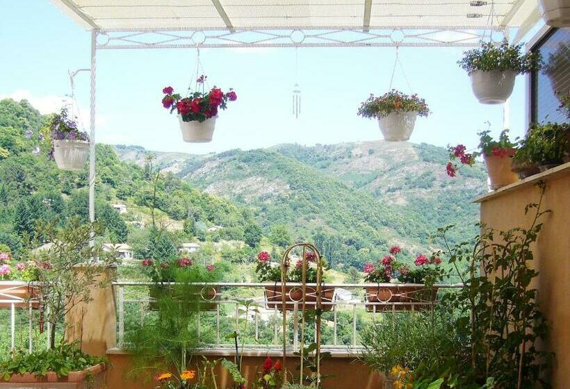 פנסיון Lo Fédou  La Tchabre  Antraigues Sur Volane