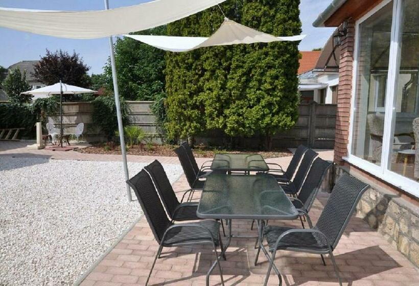 بنسيون River Apartment