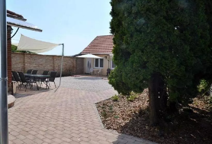 ペンション River Apartment