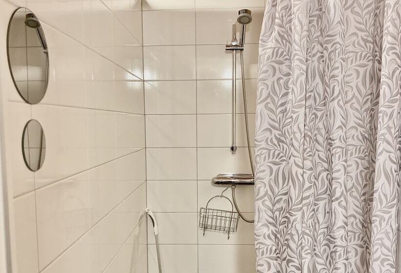 هاستل Lilla Brunn