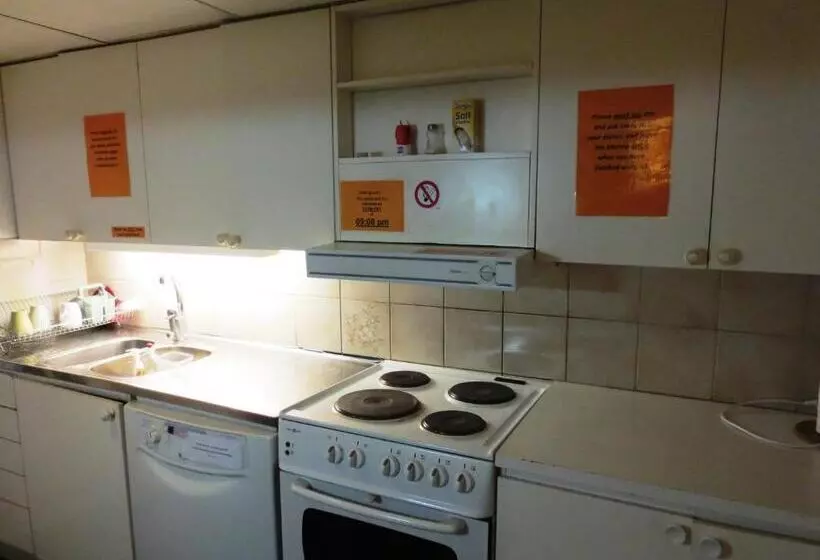 Hostel Bed & Breakfast