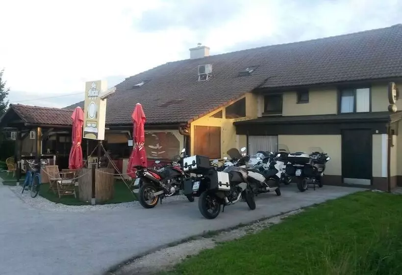 هتل Pri Ancki B&b Ljubljana Suburbs