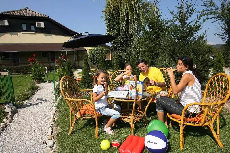 هتل Pri Ancki B&b Ljubljana Suburbs