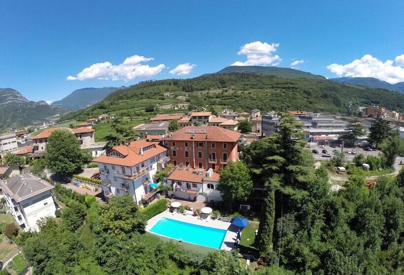 ホテル Sant Ilario