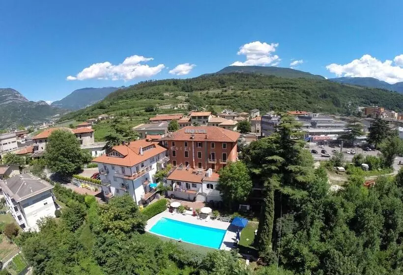 Отель Sant Ilario