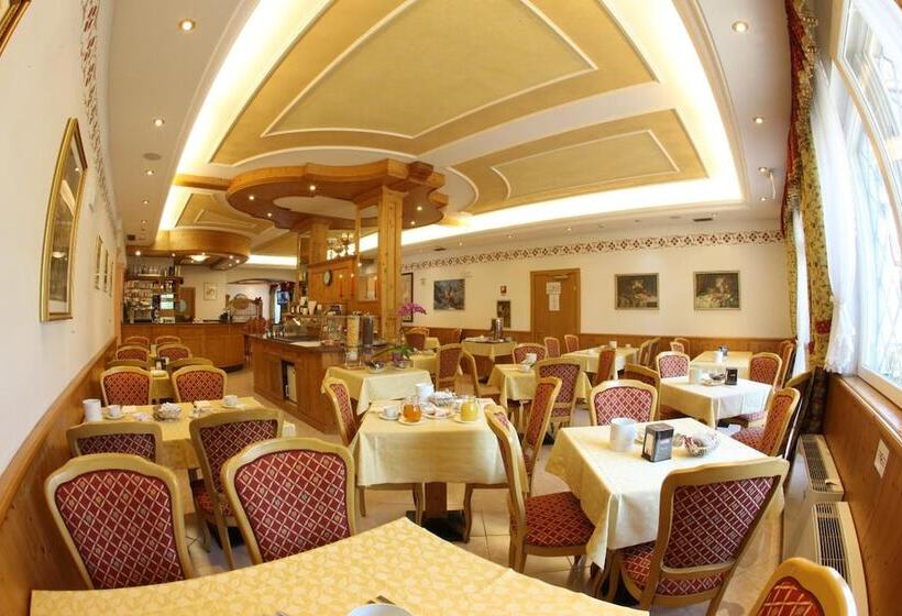 ホテル Sant Ilario