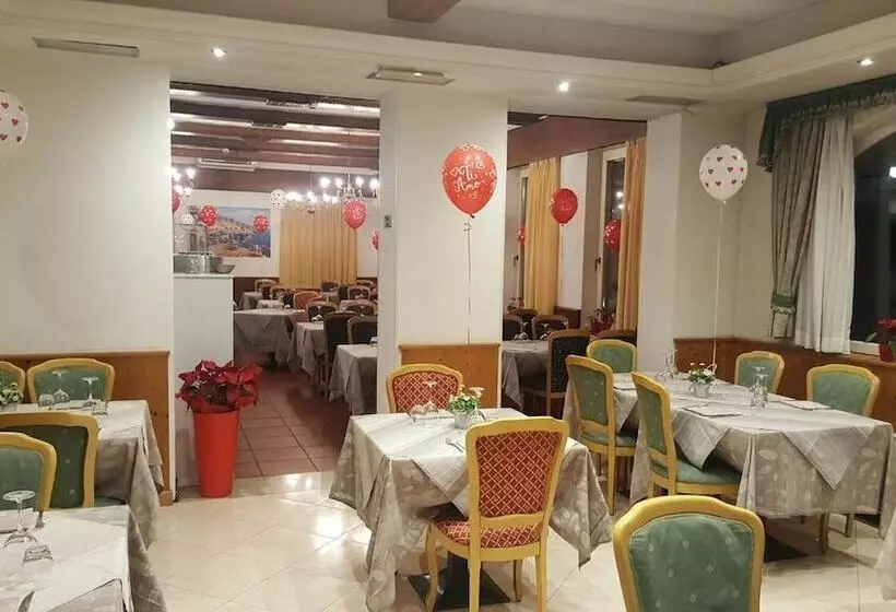 Отель Sant Ilario