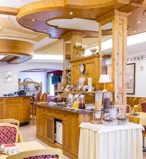 Отель Sant Ilario