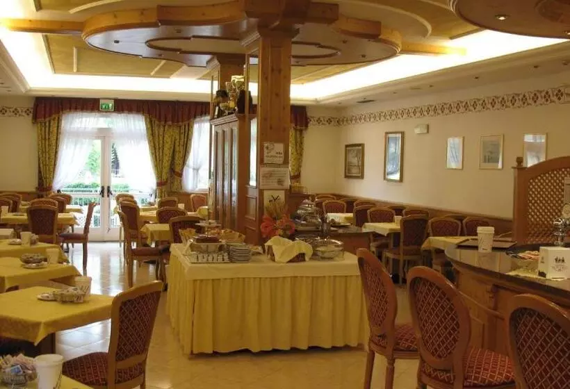 Отель Sant Ilario