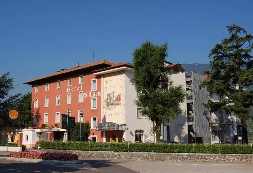 Отель Sant Ilario