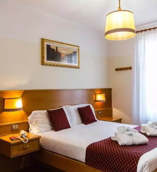 Отель Sant Ilario