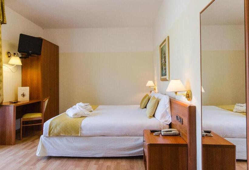 ホテル Sant Ilario