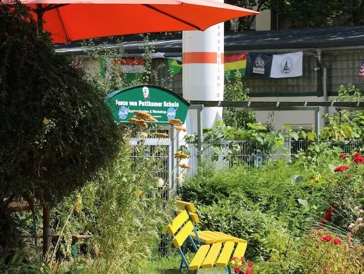 Space Hotel Im Campus Der Jvp Schule