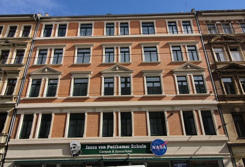 Space Hotel Im Campus Der Jvp Schule